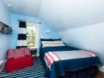 Bedroom 3 Upper Level With Queen and expandable Twin chair